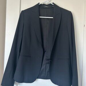 Theory Black Wool Blend Tailored Blazer – Size 2 – Classic Workwear